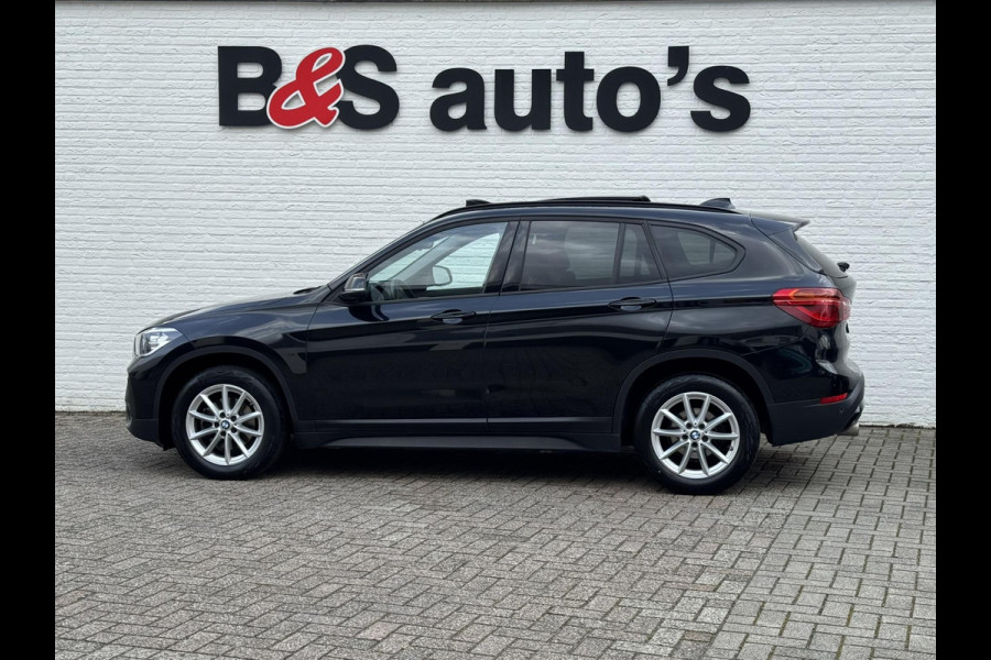 BMW X1 SDrive 1.8i High Executive Head Up display Climate Cruise Pano Leer Navi PDC voor en achter