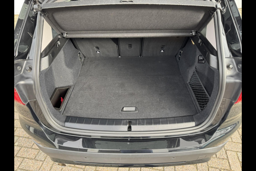 BMW X1 SDrive 1.8i High Executive Head Up display Climate Cruise Pano Leer Navi PDC voor en achter