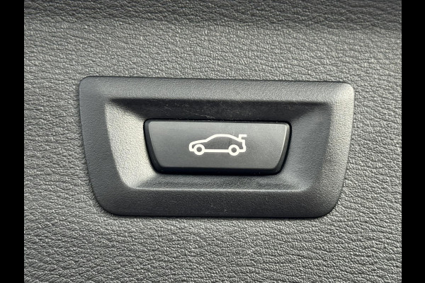 BMW X1 SDrive 1.8i High Executive Head Up display Climate Cruise Pano Leer Navi PDC voor en achter