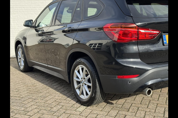 BMW X1 SDrive 1.8i High Executive Head Up display Climate Cruise Pano Leer Navi PDC voor en achter