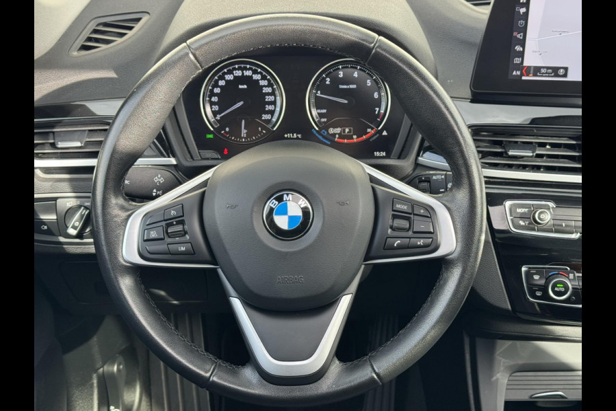 BMW X1 SDrive 1.8i High Executive Head Up display Climate Cruise Pano Leer Navi PDC voor en achter