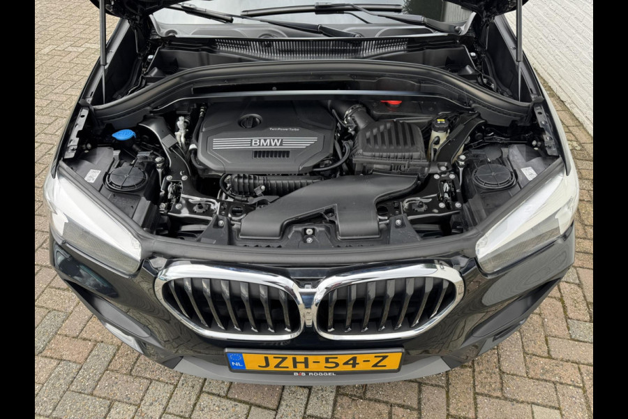 BMW X1 SDrive 1.8i High Executive Head Up display Climate Cruise Pano Leer Navi PDC voor en achter