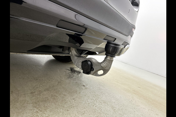 Mercedes-Benz GLC 300 e 4MATIC AMG Plug-In Hybride AMG Line | Night Pakket | Trekhaak | Panorama Schuif-Kanteldak | Offroad-Techniek Pakket | Distronic. Inclusief 24 maanden MB Certified garantie voor Europa.