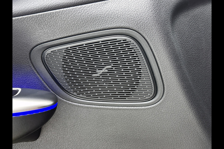 Mercedes-Benz GLC 300 e 4MATIC AMG Plug-In Hybride AMG Line | Night Pakket | Trekhaak | Panorama Schuif-Kanteldak | Offroad-Techniek Pakket | Distronic. Inclusief 24 maanden MB Certified garantie voor Europa.