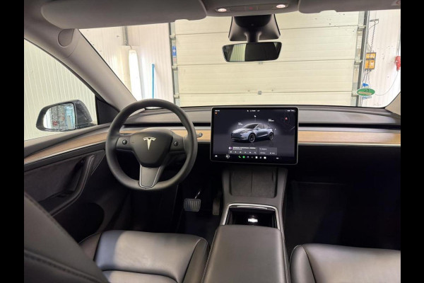 Tesla Model Y RWD 58 kWh | Panorama dak | 20" Wheels | PDC VA | 360 Camera | Full LED | Leder | Autopilot
