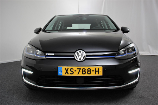 Volkswagen e-Golf Edition Automaat | Navigatie | Apple Carplay/Android Auto | Climate Control | Cruise Control | Lichtmetalen velgen 17" | Parkeer Sensoren V+A