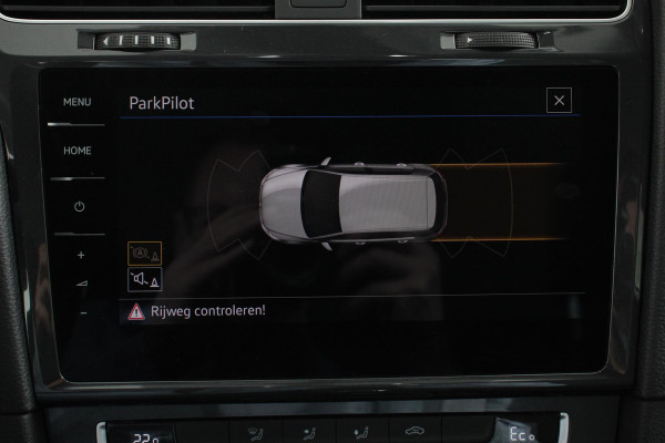 Volkswagen e-Golf Edition Automaat | Navigatie | Apple Carplay/Android Auto | Climate Control | Cruise Control | Lichtmetalen velgen 17" | Parkeer Sensoren V+A