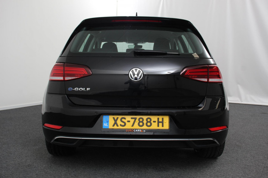 Volkswagen e-Golf Edition Automaat | Navigatie | Apple Carplay/Android Auto | Climate Control | Cruise Control | Lichtmetalen velgen 17" | Parkeer Sensoren V+A