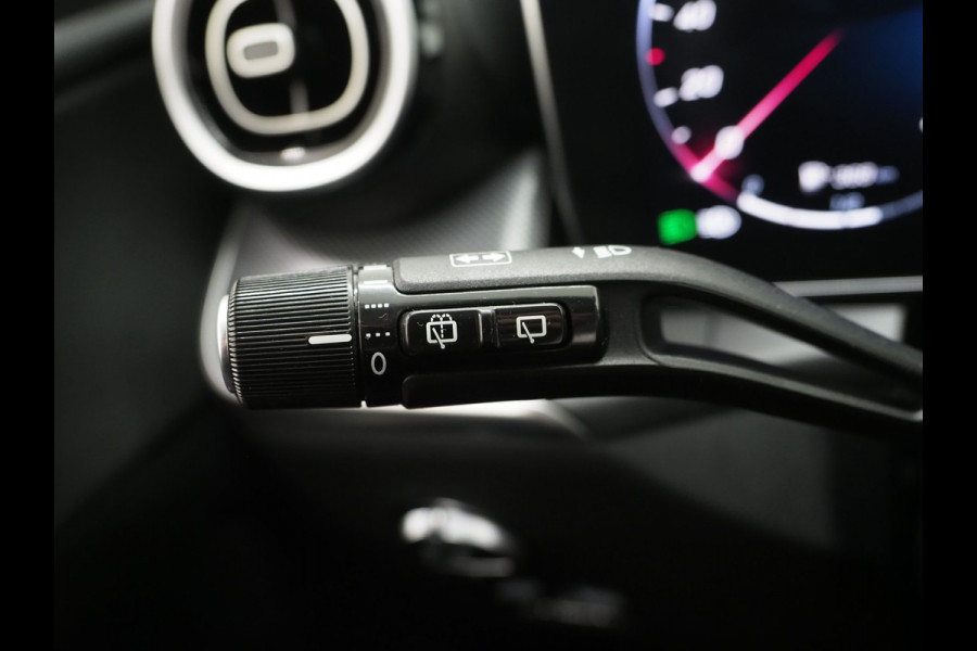 Mercedes-Benz GLC 300e 4MATIC 320PK | Leder | Camera | Stoelverwarming | LED | DAB | Climate | Carplay