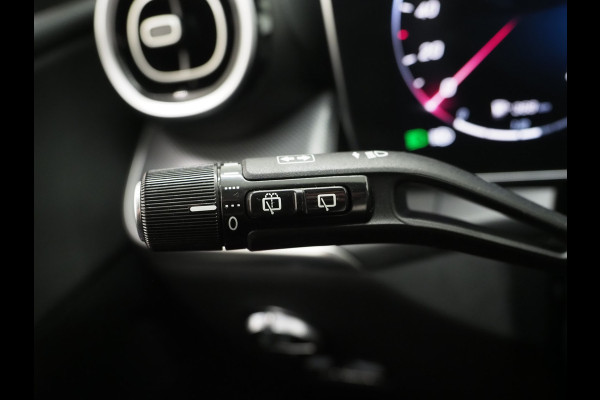 Mercedes-Benz GLC 300e 4MATIC 320PK | Leder | Camera | Stoelverwarming | LED | DAB | Climate | Carplay