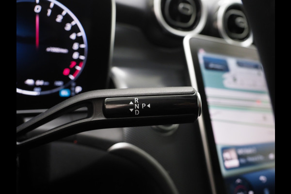 Mercedes-Benz GLC 300e 4MATIC 320PK | Leder | Camera | Stoelverwarming | LED | DAB | Climate | Carplay