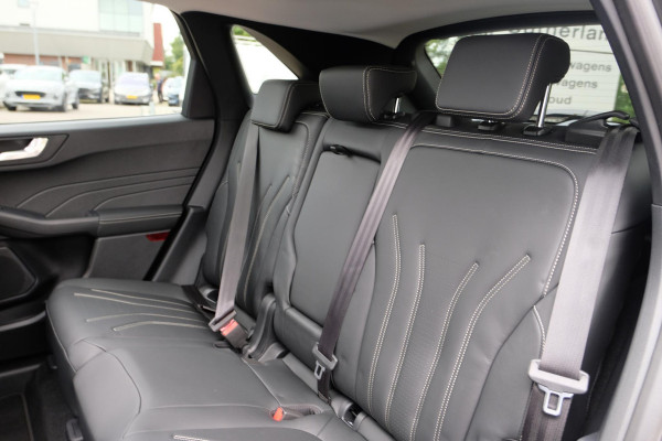 Ford Kuga 2.5 PHEV Vignale 225pk | Wegklapbare Trekhaak | Panoramadak | Adaptive cruise control | Head up Display | Leder | Bang&Olufsen | Dodehoeksensoren | Camera