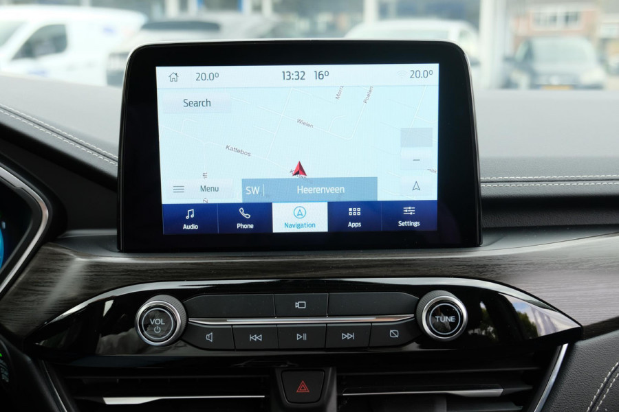 Ford Kuga 2.5 PHEV Vignale 225pk | Wegklapbare Trekhaak | Panoramadak | Adaptive cruise control | Head up Display | Leder | Bang&Olufsen | Dodehoeksensoren | Camera