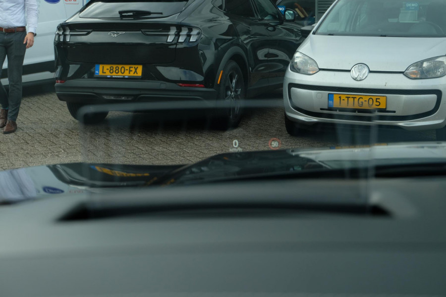 Ford Kuga 2.5 PHEV Vignale 225pk | Wegklapbare Trekhaak | Panoramadak | Adaptive cruise control | Head up Display | Leder | Bang&Olufsen | Dodehoeksensoren | Camera