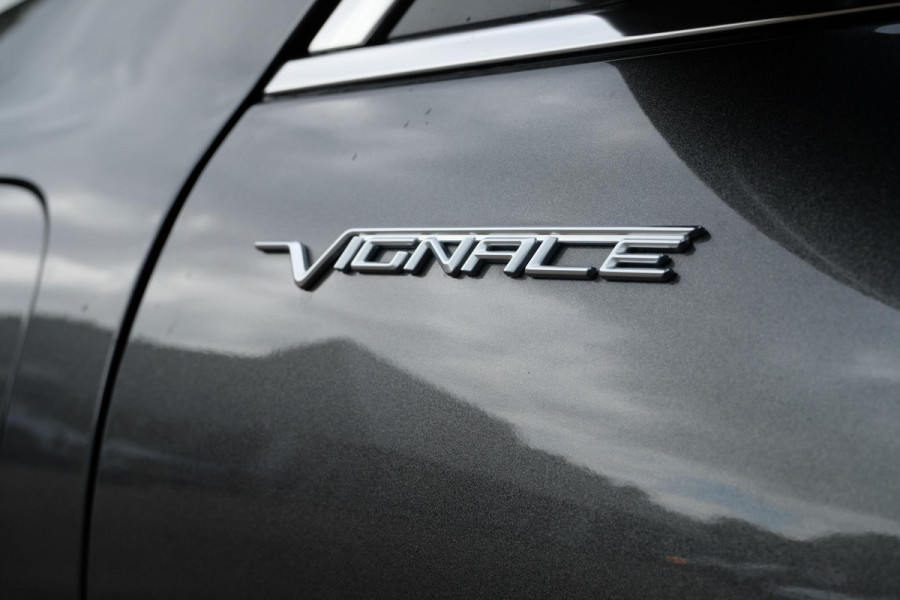 Ford Kuga 2.5 PHEV Vignale 225pk | Wegklapbare Trekhaak | Panoramadak | Adaptive cruise control | Head up Display | Leder | Bang&Olufsen | Dodehoeksensoren | Camera