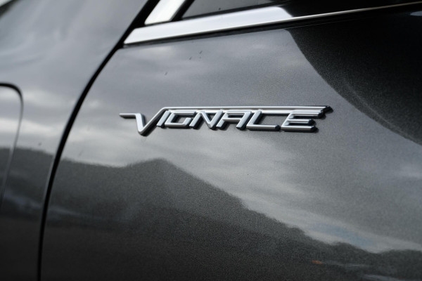 Ford Kuga 2.5 PHEV Vignale 225pk | Wegklapbare Trekhaak | Panoramadak | Adaptive cruise control | Head up Display | Leder | Bang&Olufsen | Dodehoeksensoren | Camera