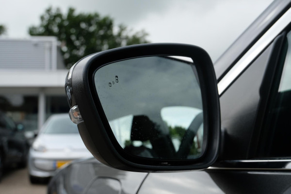 Ford Kuga 2.5 PHEV Vignale 225pk | Wegklapbare Trekhaak | Panoramadak | Adaptive cruise control | Head up Display | Leder | Bang&Olufsen | Dodehoeksensoren | Camera