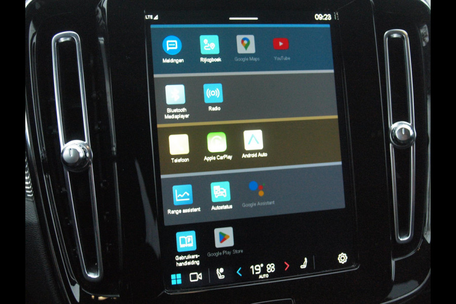 Volvo XC40 Recharge P8 AWD R-Design | SOH 93% | Camera | Trekhaak | Apple Carplay | Cruise Control |