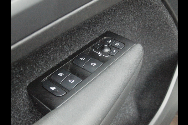 Volvo XC40 Recharge P8 AWD R-Design | SOH 93% | Camera | Trekhaak | Apple Carplay | Cruise Control |