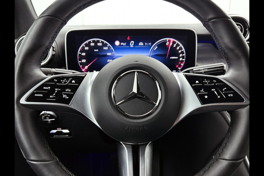 Mercedes-Benz GLC Coupé 300 e 4MATIC Plug-In Hybride Trekhaak | Alarm Klasse 3 | Rijassistentiepakket plus | Stuur en Stoelverwarming | Parkeerpakket met 360°-camera | Distronic. Inclusief 24 maanden MB Certified garantie voor Europa.