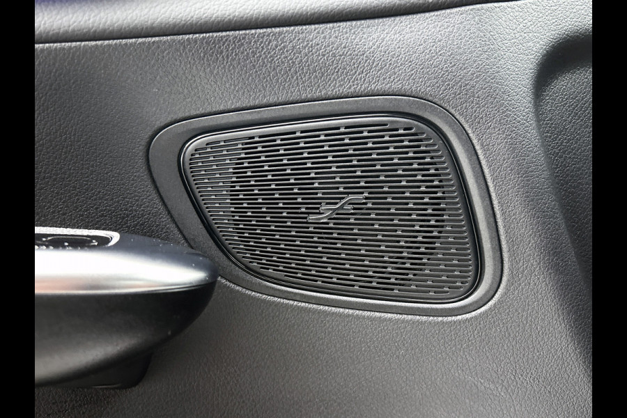 Mercedes-Benz GLC Coupé 300 e 4MATIC Plug-In Hybride Trekhaak | Alarm Klasse 3 | Rijassistentiepakket plus | Stuur en Stoelverwarming | Parkeerpakket met 360°-camera | Distronic. Inclusief 24 maanden MB Certified garantie voor Europa.