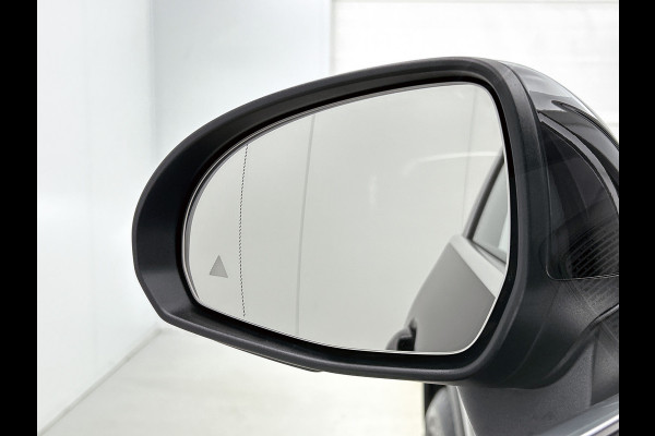 Mercedes-Benz GLC Coupé 300 e 4MATIC Plug-In Hybride Trekhaak | Alarm Klasse 3 | Rijassistentiepakket plus | Stuur en Stoelverwarming | Parkeerpakket met 360°-camera | Distronic. Inclusief 24 maanden MB Certified garantie voor Europa.