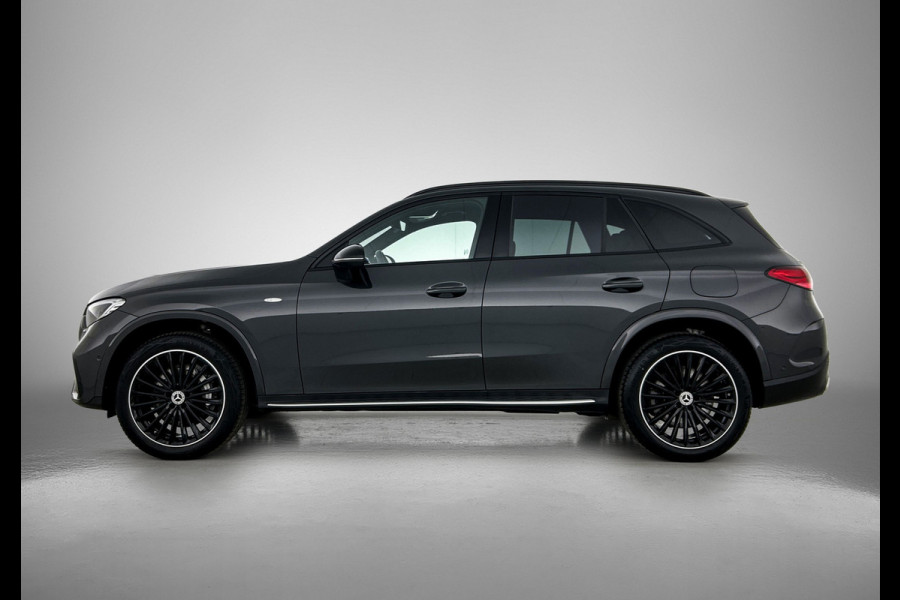 Mercedes-Benz GLC 300 e 4MATIC AMG Plug-In Hybride AMG Line | Night Pakket | Trekhaak | Panorama Schuif-Kanteldak | Offroad-Techniek Pakket | Distronic. Inclusief 24 maanden MB Certified garantie voor Europa.