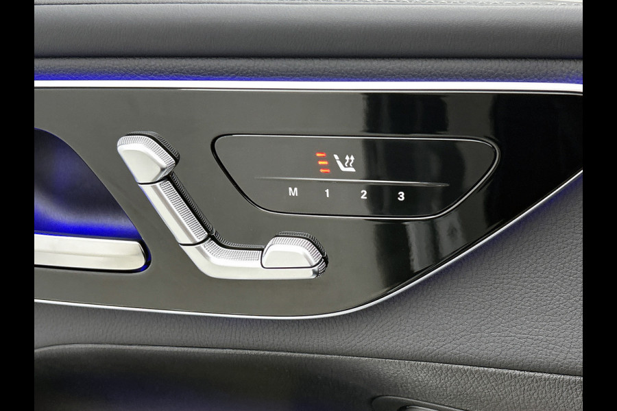 Mercedes-Benz GLC 300 e 4MATIC AMG Plug-In Hybride AMG Line | Night Pakket | Trekhaak | Panorama Schuif-Kanteldak | Offroad-Techniek Pakket | Distronic. Inclusief 24 maanden MB Certified garantie voor Europa.