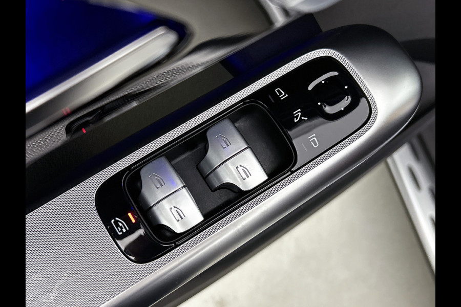 Mercedes-Benz GLC 300 e 4MATIC AMG Plug-In Hybride AMG Line | Night Pakket | Trekhaak | Panorama Schuif-Kanteldak | Offroad-Techniek Pakket | Distronic. Inclusief 24 maanden MB Certified garantie voor Europa.