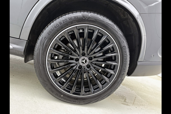 Mercedes-Benz GLC 300 e 4MATIC AMG Plug-In Hybride AMG Line | Night Pakket | Trekhaak | Panorama Schuif-Kanteldak | Offroad-Techniek Pakket | Distronic. Inclusief 24 maanden MB Certified garantie voor Europa.