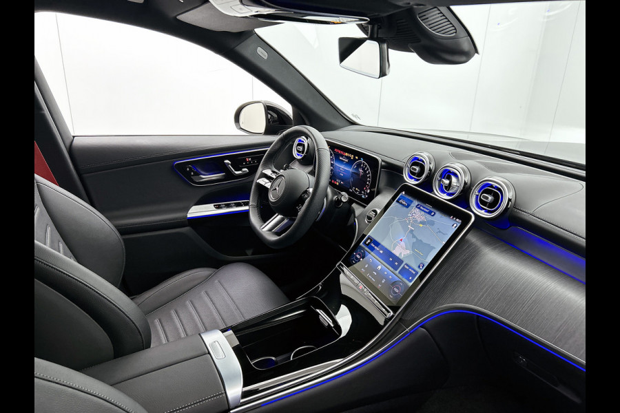 Mercedes-Benz GLC 300 e 4MATIC AMG Plug-In Hybride AMG Line | Night Pakket | Trekhaak | Panorama Schuif-Kanteldak | Offroad-Techniek Pakket | Distronic. Inclusief 24 maanden MB Certified garantie voor Europa.