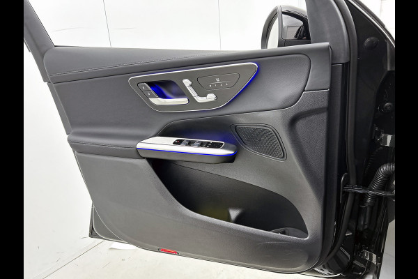 Mercedes-Benz GLC 300 e 4MATIC AMG Plug-In Hybride AMG Line | Night Pakket | Trekhaak | Panorama Schuif-Kanteldak | Offroad-Techniek Pakket | Distronic. Inclusief 24 maanden MB Certified garantie voor Europa.