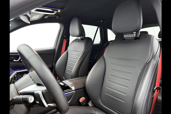 Mercedes-Benz GLC 300 e 4MATIC AMG Plug-In Hybride AMG Line | Night Pakket | Trekhaak | Panorama Schuif-Kanteldak | Offroad-Techniek Pakket | Distronic. Inclusief 24 maanden MB Certified garantie voor Europa.