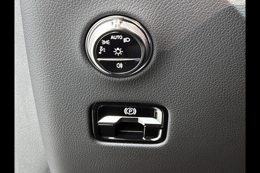 Mercedes-Benz GLC 300 e 4MATIC AMG Plug-In Hybride AMG Line | Night Pakket | Trekhaak | Panorama Schuif-Kanteldak | Offroad-Techniek Pakket | Distronic. Inclusief 24 maanden MB Certified garantie voor Europa.