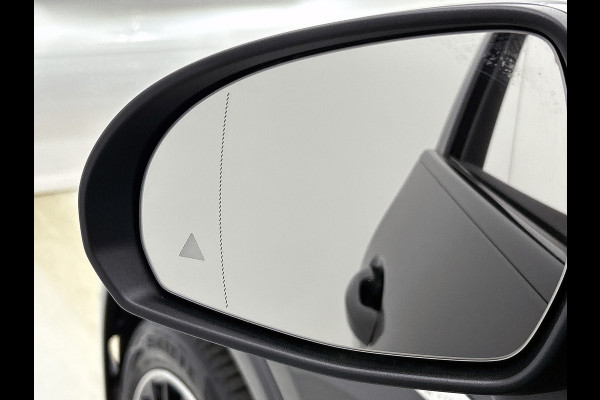 Mercedes-Benz GLC 300 e 4MATIC AMG Plug-In Hybride AMG Line | Night Pakket | Trekhaak | Panorama Schuif-Kanteldak | Offroad-Techniek Pakket | Distronic. Inclusief 24 maanden MB Certified garantie voor Europa.