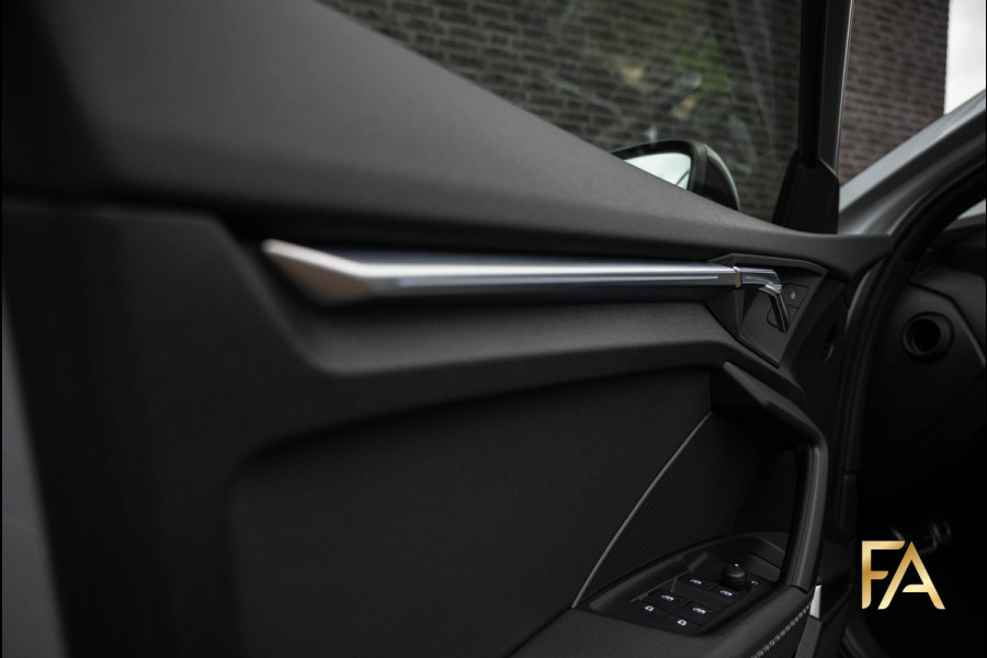 Audi A3 Sportback 40 TFSI e S Line Pfeilgrau|Panodak|Sfeer|RSSeats|18Inch