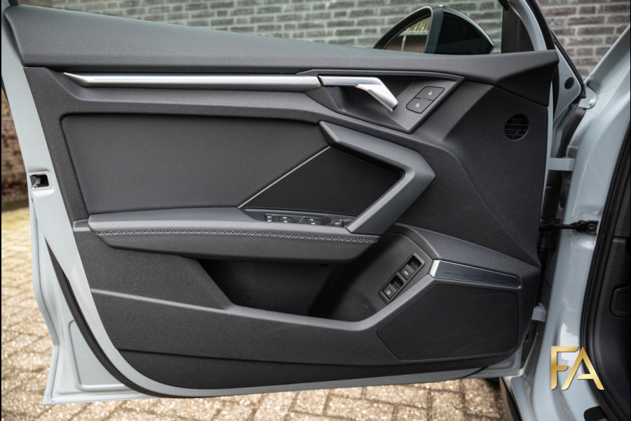 Audi A3 Sportback 40 TFSI e S Line Pfeilgrau|Panodak|Sfeer|RSSeats|18Inch