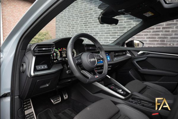 Audi A3 Sportback 40 TFSI e S Line Pfeilgrau|Panodak|Sfeer|RSSeats|18Inch