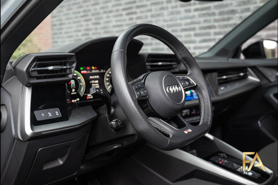 Audi A3 Sportback 40 TFSI e S Line Pfeilgrau|Panodak|Sfeer|RSSeats|18Inch