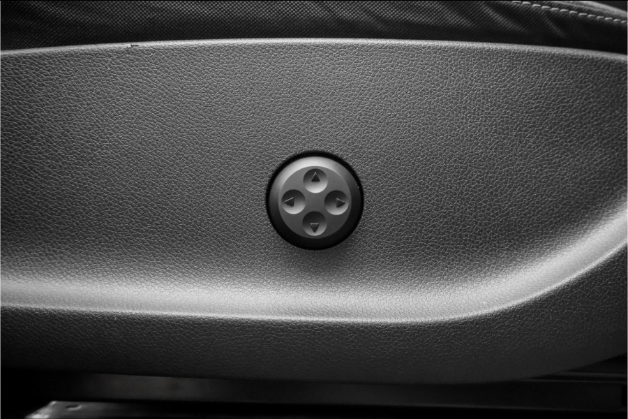 Mercedes-Benz V-Klasse 300d Extra Lang DC AMG Line 2x Elek Schuifdeur Distronic Luchtvering