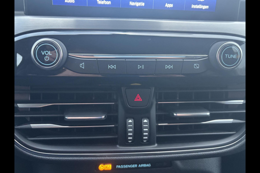 Ford Kuga 2.5 PHEV Titanium 225pk | Winterpack | Digitale Cockpit | 1.500kg Trekgewicht | All Weather Banden