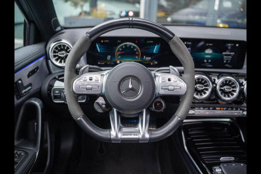 Mercedes-Benz A-Klasse AMG 35 4MATIC / Org.NL / Kuip / Aero / HUD / Burm / Pano / 360 / Ambient / Stl. Koeling / Multibeam