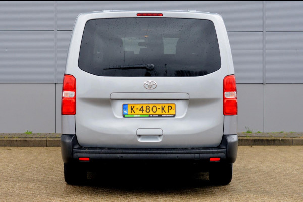 Toyota Proace Shuttle 1.5 D-4D Navigator Long