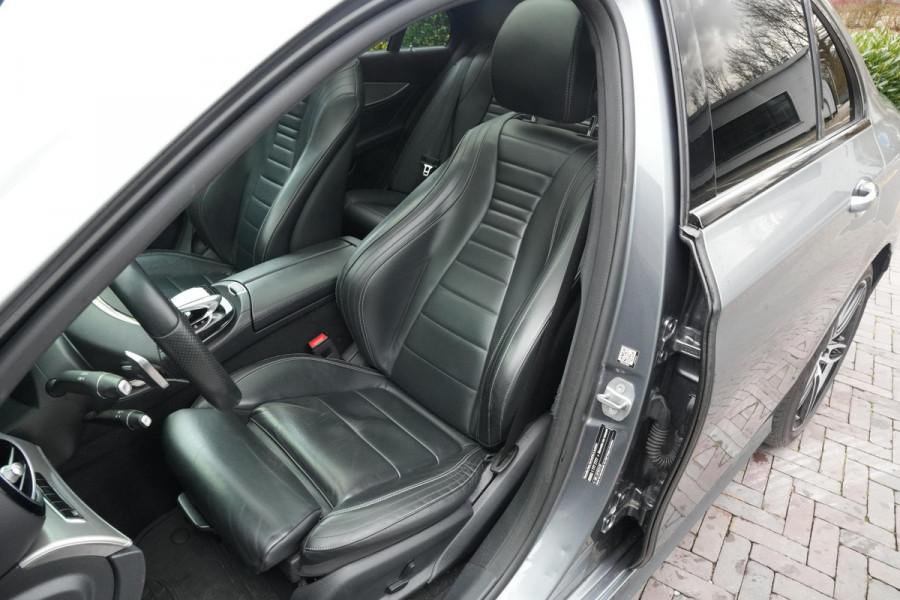 Mercedes-Benz E-Klasse 220 d Business Solution AMG Panoramadak WideScreen Ambient Luxe Leder