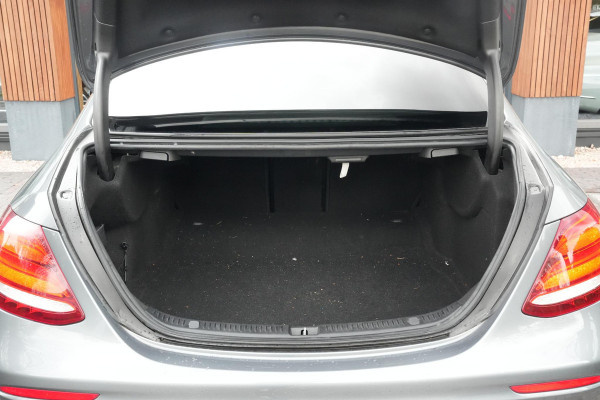 Mercedes-Benz E-Klasse 220 d Business Solution AMG Panoramadak WideScreen Ambient Luxe Leder