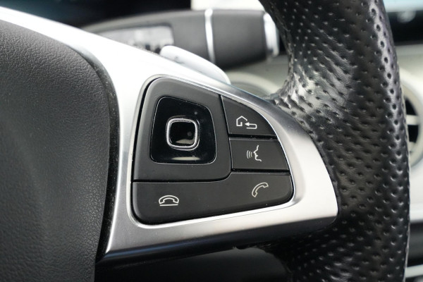 Mercedes-Benz E-Klasse 220 d Business Solution AMG Panoramadak WideScreen Ambient Luxe Leder