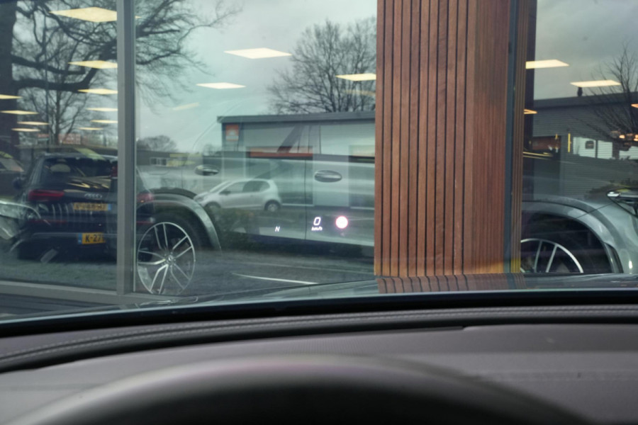 Mercedes-Benz E-Klasse 220 d Business Solution AMG Panoramadak WideScreen Ambient Luxe Leder