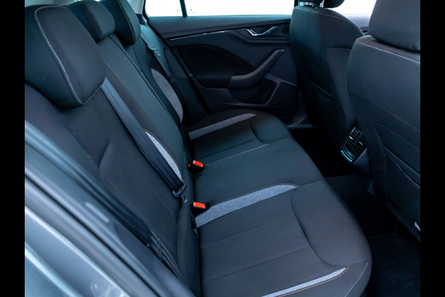 Škoda Kamiq 1.0 TSI Business Edition automaat | Cruise | Parkeersensoren V+A | Climate control | Apple Carplay, Android auto, Led, Extra getint glas achter
