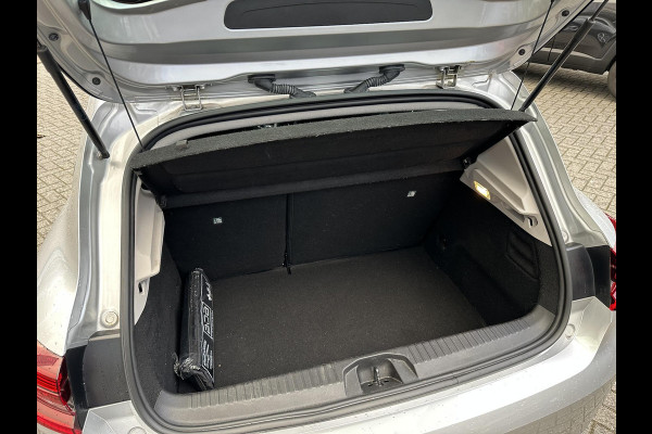 Renault Clio 1.6 E-Tech Hybrid 140 Business Zen 1eEig|LED|CarPlay|Keyless|Stoelverwarming