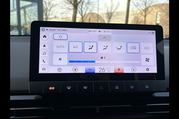 MG Mg4 electric Luxury 64 kWh |LONG RANGE|  11.000KM! | 7 JAAR GARANTIE BIJ MG| SUPER COMPLETE AUTO| RONDOMZICHT CAMERA| STOEL+ STUUR VERWARMING| DODE HOEK